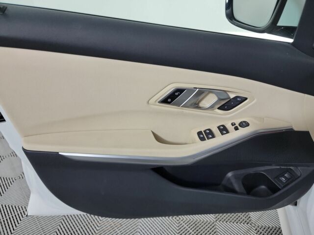 БМВ 3 Серія 2021 у Києві на Automoto.ua Білий БМВ 3 Серія, об'ємом двигуна 2 л та пробігом 5 тис. км за 24000 $, фото 3 на Automoto.ua