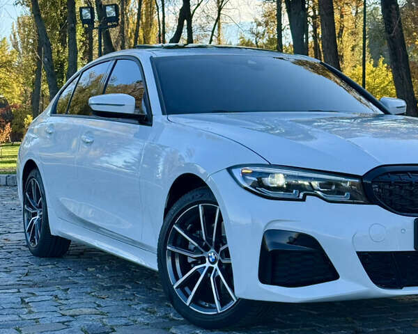 БМВ 3 Серія 2021 у Києві на Automoto.ua Білий БМВ 3 Серія, об'ємом двигуна 0 л та пробігом 23 тис. км за 28888 $, фото 99 на Automoto.ua