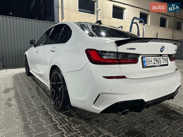 Белый БМВ 3 Серия, объемом двигателя 2 л и пробегом 47 тыс. км за 27900 $, фото 2 на Automoto.ua
