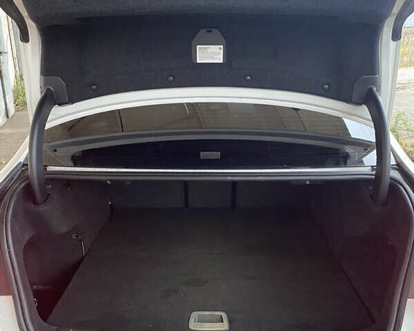 Белый БМВ 3 Серия, объемом двигателя 2 л и пробегом 15 тыс. км за 35500 $, фото 30 на Automoto.ua