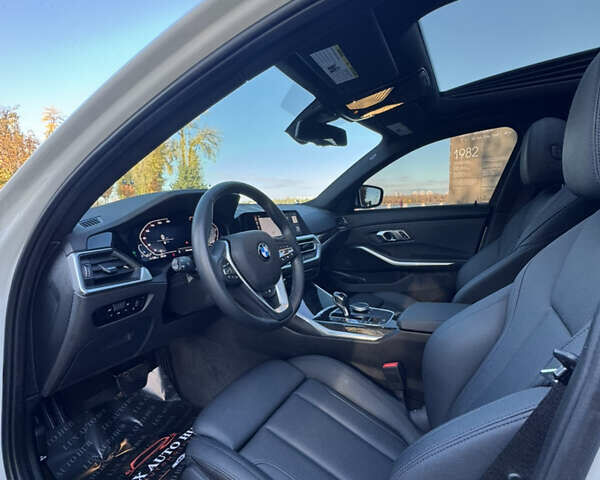 БМВ 3 Серія 2021 у Києві на Automoto.ua Білий БМВ 3 Серія, об'ємом двигуна 0 л та пробігом 23 тис. км за 28888 $, фото 106 на Automoto.ua