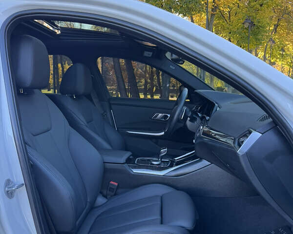 БМВ 3 Серія 2021 у Києві на Automoto.ua Білий БМВ 3 Серія, об'ємом двигуна 0 л та пробігом 23 тис. км за 28888 $, фото 52 на Automoto.ua