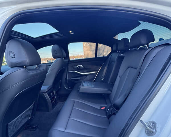 БМВ 3 Серія 2021 у Києві на Automoto.ua Білий БМВ 3 Серія, об'ємом двигуна 0 л та пробігом 23 тис. км за 28888 $, фото 11 на Automoto.ua