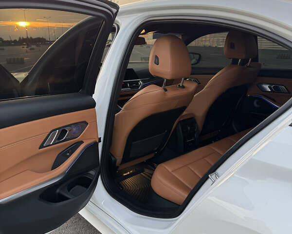 БМВ 3 Серія 2021 у Львові на Automoto.ua Білий БМВ 3 Серія, об'ємом двигуна 2 л та пробігом 67 тис. км за 29900 $, фото 27 на Automoto.ua