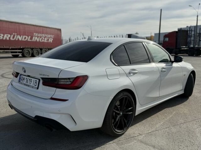 Белый БМВ 3 Серия, объемом двигателя 2 л и пробегом 114 тыс. км за 38000 $, фото 2 на Automoto.ua