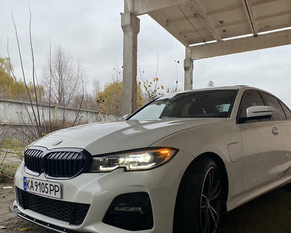 Белый БМВ 3 Серия, объемом двигателя 2 л и пробегом 15 тыс. км за 35500 $, фото 4 на Automoto.ua
