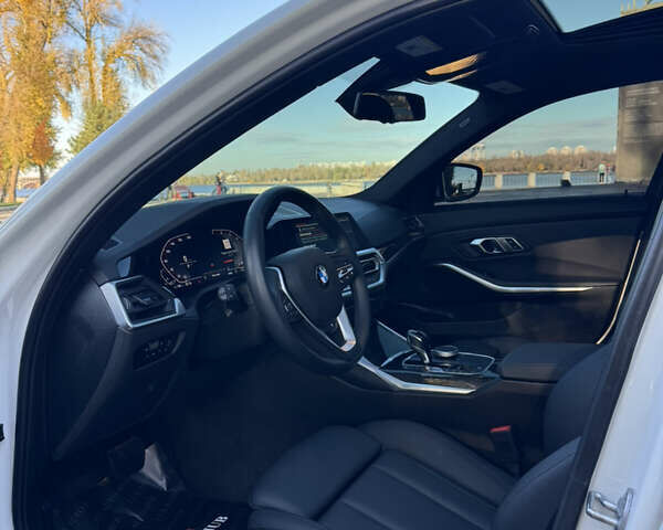 БМВ 3 Серія 2021 у Києві на Automoto.ua Білий БМВ 3 Серія, об'ємом двигуна 0 л та пробігом 23 тис. км за 28888 $, фото 36 на Automoto.ua