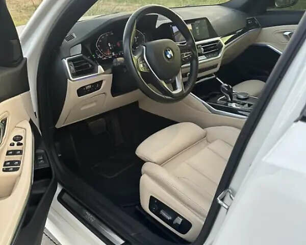 Белый БМВ 3 Серия, объемом двигателя 2 л и пробегом 62 тыс. км за 28000 $, фото 5 на Automoto.ua