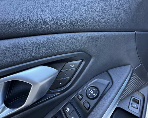 БМВ 3 Серія 2021 у Києві на Automoto.ua Білий БМВ 3 Серія, об'ємом двигуна 0 л та пробігом 23 тис. км за 28888 $, фото 19 на Automoto.ua