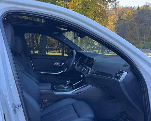 БМВ 3 Серія 2021 у Києві на Automoto.ua Білий БМВ 3 Серія, об'ємом двигуна 0 л та пробігом 23 тис. км за 28888 $, фото 51 на Automoto.ua