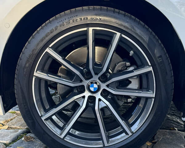 БМВ 3 Серія 2021 у Києві на Automoto.ua Білий БМВ 3 Серія, об'ємом двигуна 0 л та пробігом 23 тис. км за 28888 $, фото 67 на Automoto.ua