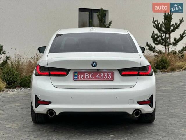 Белый БМВ 3 Серия, объемом двигателя 2 л и пробегом 177 тыс. км за 32400 $, фото 6 на Automoto.ua