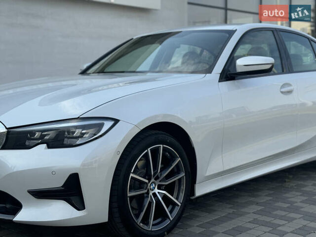 Белый БМВ 3 Серия, объемом двигателя 2 л и пробегом 7 тыс. км за 38400 $, фото 9 на Automoto.ua