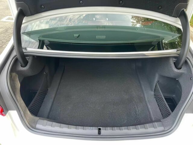 Белый БМВ 3 Серия, объемом двигателя 2 л и пробегом 30 тыс. км за 15000 $, фото 14 на Automoto.ua