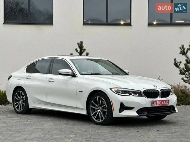 Белый БМВ 3 Серия, объемом двигателя 2 л и пробегом 177 тыс. км за 32400 $, фото 3 на Automoto.ua