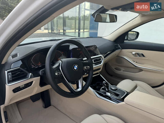 Белый БМВ 3 Серия, объемом двигателя 2 л и пробегом 7 тыс. км за 38400 $, фото 16 на Automoto.ua