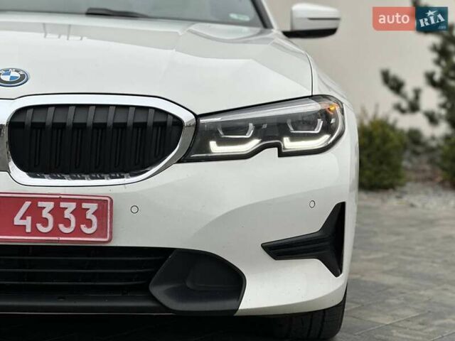 Белый БМВ 3 Серия, объемом двигателя 2 л и пробегом 177 тыс. км за 32400 $, фото 1 на Automoto.ua