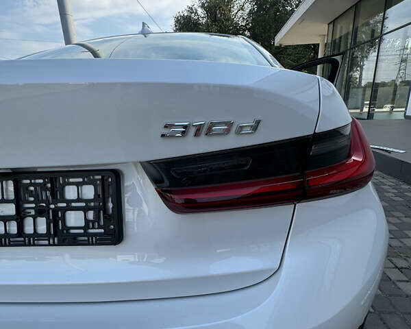 Белый БМВ 3 Серия, объемом двигателя 2 л и пробегом 7 тыс. км за 38400 $, фото 15 на Automoto.ua