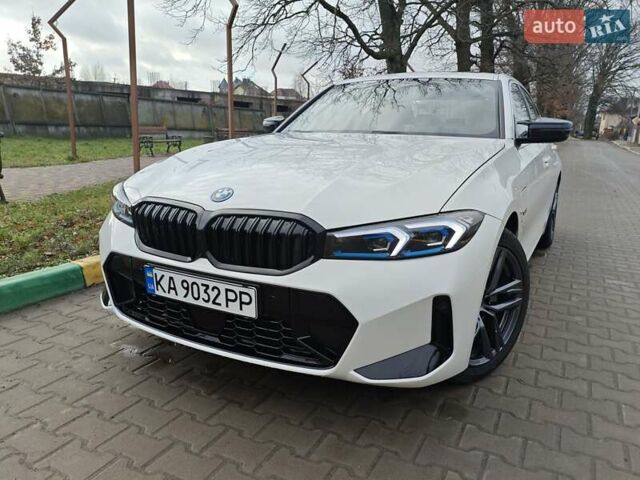 Белый БМВ 3 Серия, объемом двигателя 2 л и пробегом 95 тыс. км за 32500 $, фото 3 на Automoto.ua