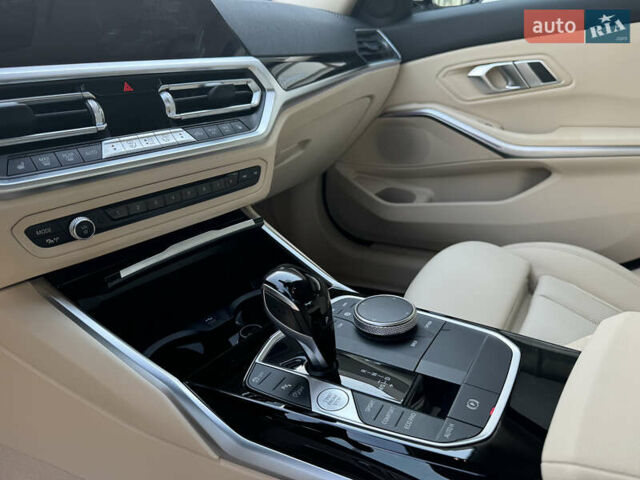 Белый БМВ 3 Серия, объемом двигателя 2 л и пробегом 7 тыс. км за 38400 $, фото 18 на Automoto.ua