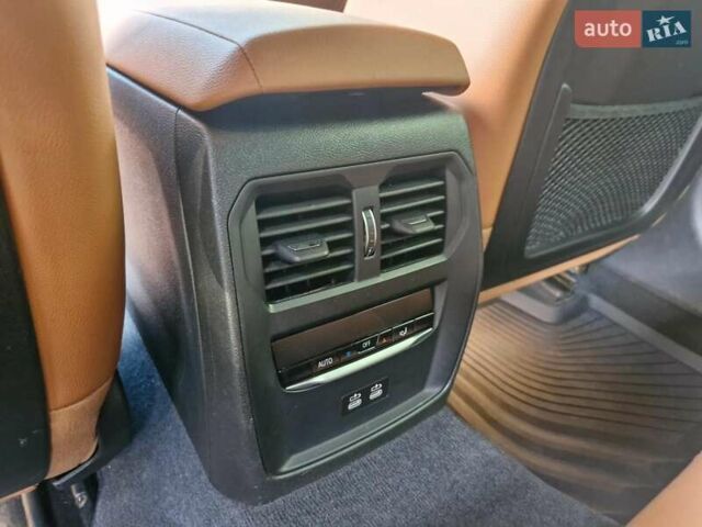 БМВ 3 Серия 2022 в Львове на Automoto.ua Белый БМВ 3 Серия, объемом двигателя 2 л и пробегом 80 тыс. км за 45621 $, фото 8 на Automoto.ua