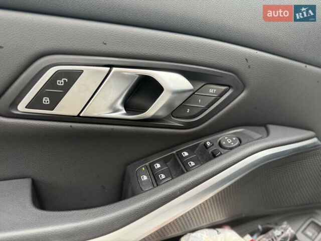 Белый БМВ 3 Серия, объемом двигателя 2 л и пробегом 122 тыс. км за 28000 $, фото 15 на Automoto.ua