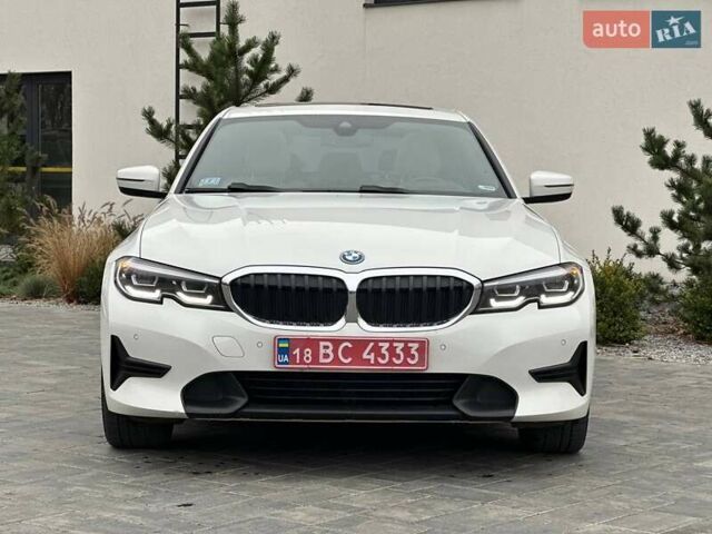 Белый БМВ 3 Серия, объемом двигателя 2 л и пробегом 177 тыс. км за 32400 $, фото 2 на Automoto.ua
