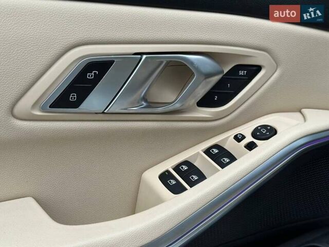 Белый БМВ 3 Серия, объемом двигателя 2 л и пробегом 177 тыс. км за 32400 $, фото 9 на Automoto.ua