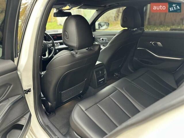 Белый БМВ 3 Серия, объемом двигателя 2 л и пробегом 112 тыс. км за 26900 $, фото 7 на Automoto.ua