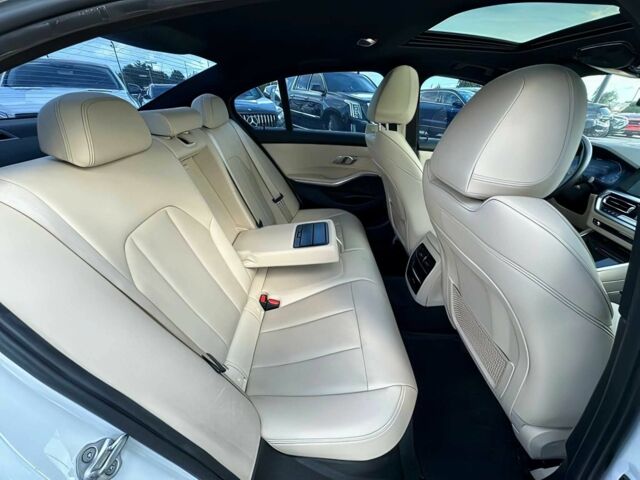 Белый БМВ 3 Серия, объемом двигателя 2 л и пробегом 30 тыс. км за 13500 $, фото 11 на Automoto.ua