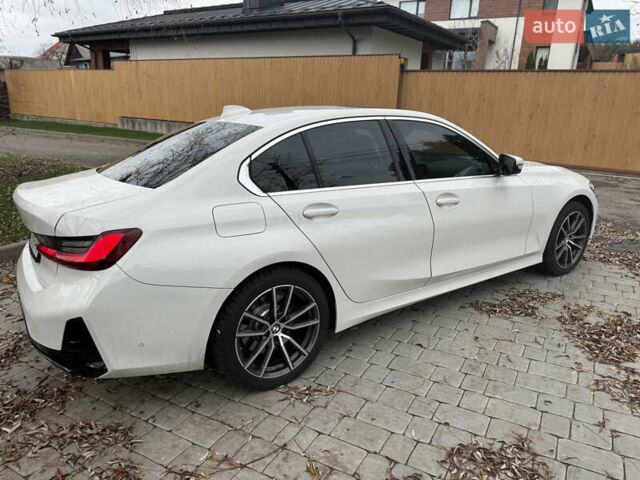 Белый БМВ 3 Серия, объемом двигателя 2 л и пробегом 122 тыс. км за 28000 $, фото 3 на Automoto.ua