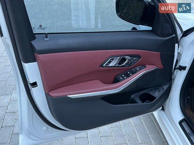 БМВ 3 Серия 2022 в Виннице на Automoto.ua Белый БМВ 3 Серия, объемом двигателя 2 л и пробегом 47 тыс. км за 29999 $, фото 24 на Automoto.ua
