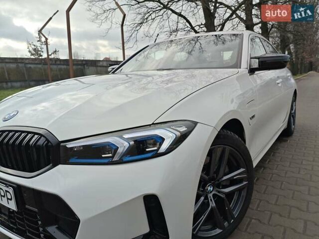 Белый БМВ 3 Серия, объемом двигателя 2 л и пробегом 95 тыс. км за 32500 $, фото 24 на Automoto.ua