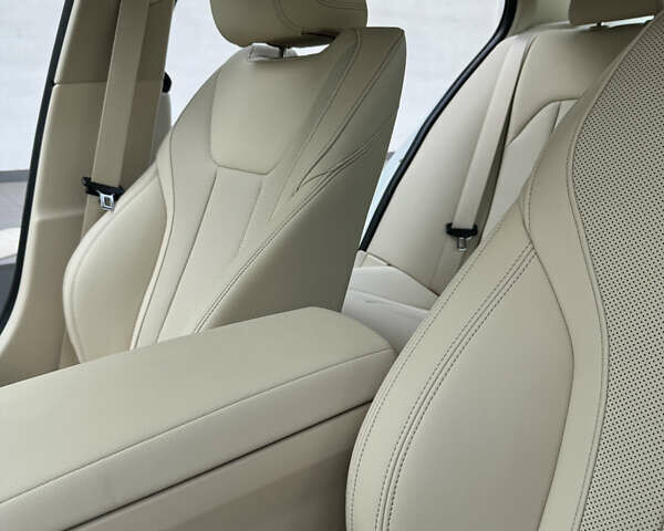 Белый БМВ 3 Серия, объемом двигателя 2 л и пробегом 7 тыс. км за 38400 $, фото 22 на Automoto.ua