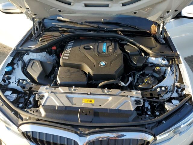 Белый БМВ 3 Серия, объемом двигателя 2 л и пробегом 40 тыс. км за 35500 $, фото 10 на Automoto.ua