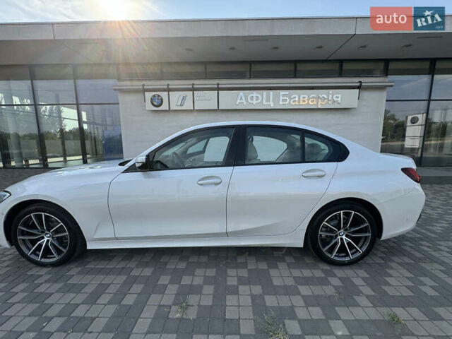 Белый БМВ 3 Серия, объемом двигателя 2 л и пробегом 7 тыс. км за 38400 $, фото 6 на Automoto.ua