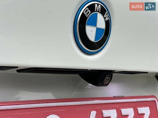 Белый БМВ 3 Серия, объемом двигателя 2 л и пробегом 177 тыс. км за 32400 $, фото 8 на Automoto.ua