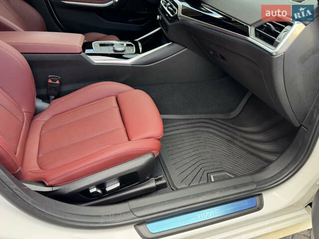Білий БМВ 3 Серія, об'ємом двигуна 2 л та пробігом 16 тис. км за 51500 $, фото 57 на Automoto.ua
