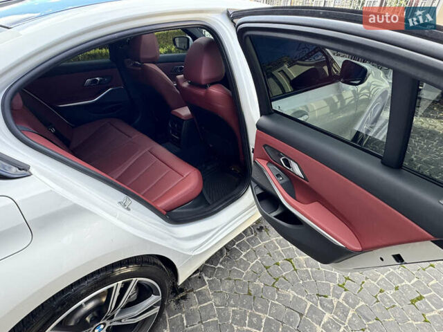 Білий БМВ 3 Серія, об'ємом двигуна 2 л та пробігом 16 тис. км за 51500 $, фото 52 на Automoto.ua