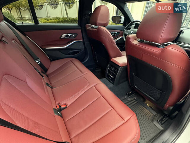 Білий БМВ 3 Серія, об'ємом двигуна 2 л та пробігом 16 тис. км за 51500 $, фото 53 на Automoto.ua