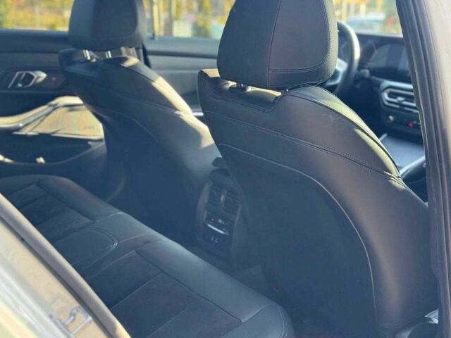 Білий БМВ 3 Серія, об'ємом двигуна 2 л та пробігом 16 тис. км за 31000 $, фото 12 на Automoto.ua