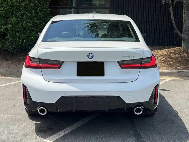 Белый БМВ 3 Серия, объемом двигателя 2 л и пробегом 1 тыс. км за 25000 $, фото 4 на Automoto.ua