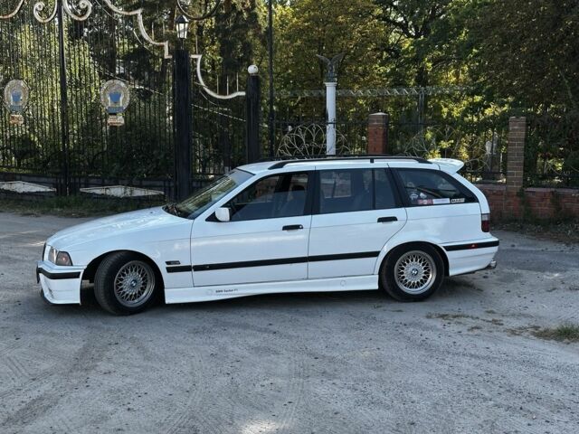 Белый БМВ 3 Серия, объемом двигателя 2.8 л и пробегом 326 тыс. км за 4350 $, фото 2 на Automoto.ua