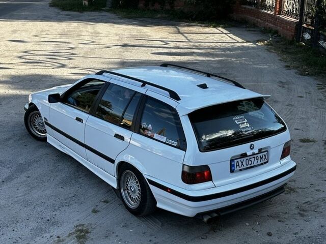 Белый БМВ 3 Серия, объемом двигателя 2.8 л и пробегом 326 тыс. км за 4350 $, фото 3 на Automoto.ua