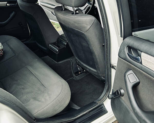 Білий БМВ 3 Серія, об'ємом двигуна 2 л та пробігом 420 тис. км за 6000 $, фото 20 на Automoto.ua