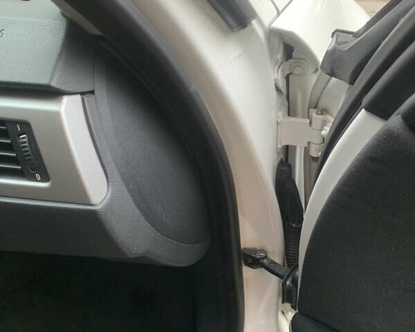 Белый БМВ 3 Серия, объемом двигателя 2 л и пробегом 370 тыс. км за 7000 $, фото 25 на Automoto.ua