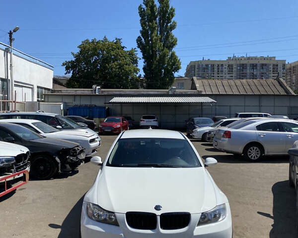Белый БМВ 3 Серия, объемом двигателя 2 л и пробегом 370 тыс. км за 7000 $, фото 2 на Automoto.ua
