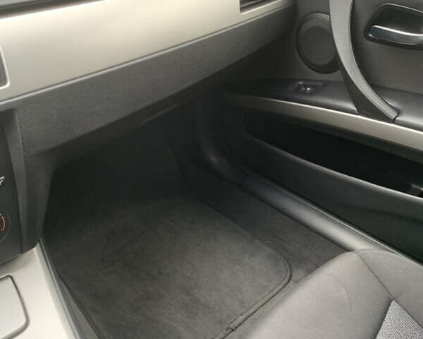 Белый БМВ 3 Серия, объемом двигателя 2 л и пробегом 370 тыс. км за 7000 $, фото 31 на Automoto.ua