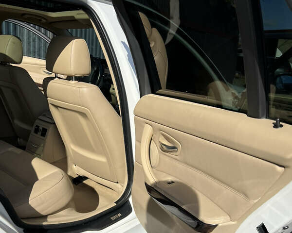 Белый БМВ 3 Серия, объемом двигателя 2 л и пробегом 390 тыс. км за 7800 $, фото 13 на Automoto.ua