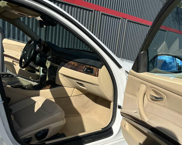 Белый БМВ 3 Серия, объемом двигателя 2 л и пробегом 390 тыс. км за 7800 $, фото 14 на Automoto.ua